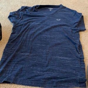 Hollis yet dark blue men’s tee